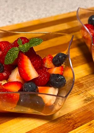 A picture of Mixed berry salad.