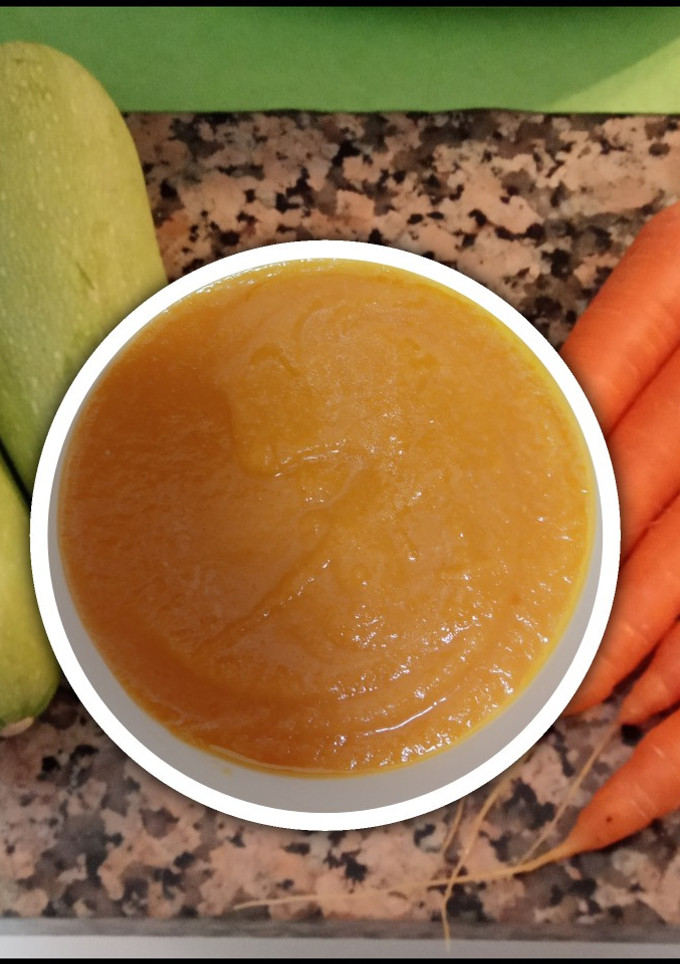 Una foto de Crema de calabacín blanco y zanahorias