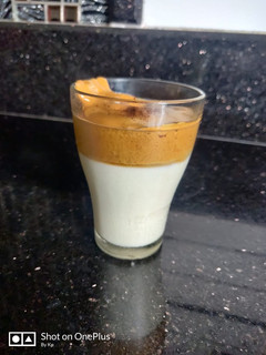 ડાલગોના કોફી (Dalgona Coffee Recipe In Gujarati) રેસીપી મુખ્ય ફોટો
