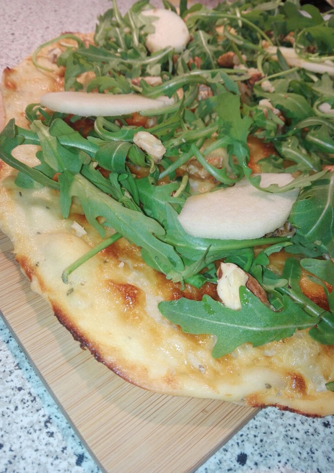 Una foto de Pizza mascarpone-roquefort