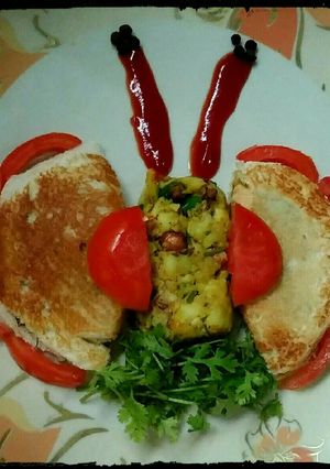 A picture of Potatoes Achari Sandwich.