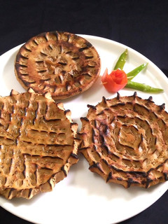 ખોબા રોટી(khoba roti recipe in Gujarati) રેસીપી મુખ્ય ફોટો