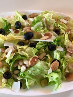 Una foto de Ensalada de judías con almendras
