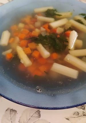 Zöldséges spárga leves egyszerűen recept fotója
