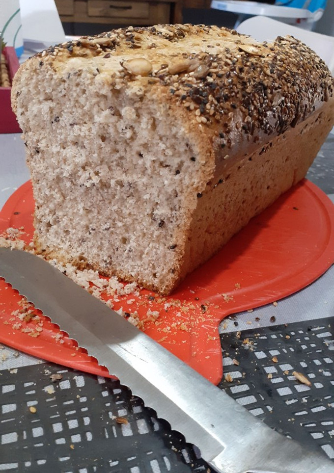 Una foto de Pan integral con semillas
