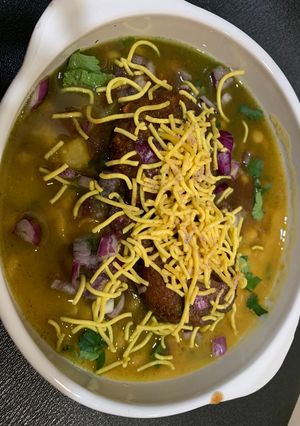 રગડા પેટીસ (Ragda Pattice Recipe In Gujarati) રેસીપી મુખ્ય ફોટો