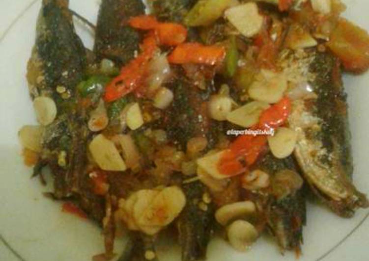 Cara Gampang Memasak Layang Goreng Tumis Cabe Bawang Anti Gagal