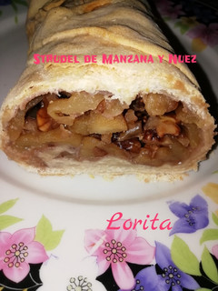 Una foto de Strudel de Manzana y Nuez