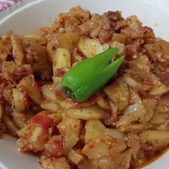 A picture of Aloo reza reza آلو ریزہ ریزہ🥔🍠.