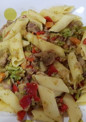 Una foto de Macarrones con brócoli