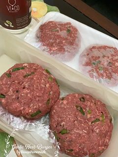 Foto resep Garlic Herb Beef Patty Burger