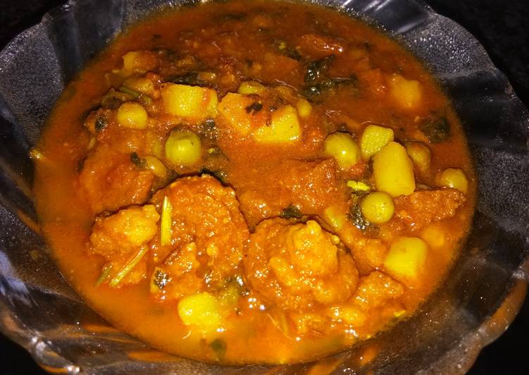 Step-by-Step Guide to Make Award-winning Aloo matar mangodi ki sabji
