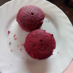 A picture of Red velvet cupcakes.