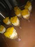 Postre de durazno con crema en copitas