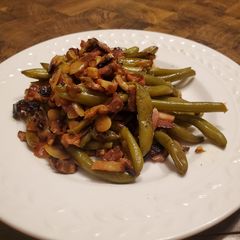 A picture of Brad's bacon, almond and lemon green beans.