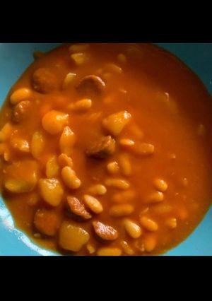 Una foto de Alubias con chorizo y patata