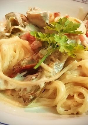 Foto principal de Espaguetis con bacon y alcachofas