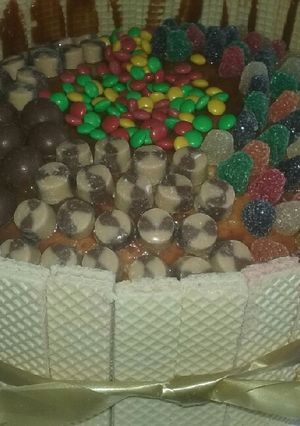 Una foto de Torta golosinera 🎂🎂🎂