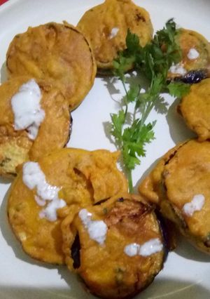 A picture of Baingan ke pakore.
