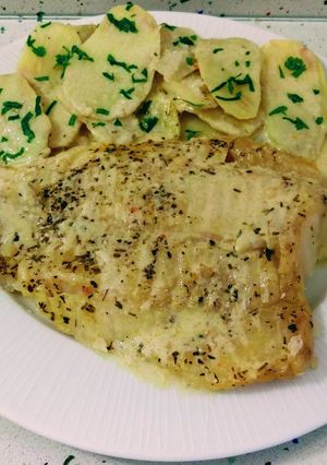 Foto principal de Bacalao con patatas y crema de queso al vapor