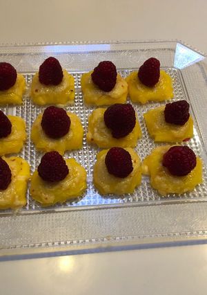 Una foto de Paquetitos de piña con crema
