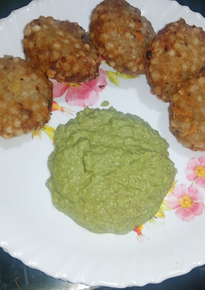 साबुदाणा वडा (sabudana vada recipe in marathi) रेसिपी चे मुख्य फोटो 