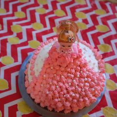 A picture of Doll cake.