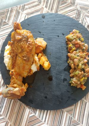 Una foto de Chamorros con puré de papa