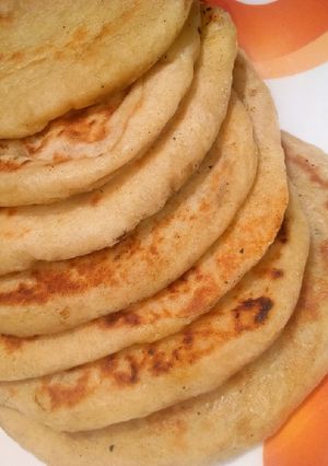 A picture of Pita bread.