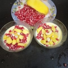 A picture of Cream-Cream Fruit Custard.
