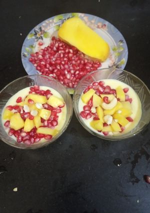A picture of Cream-Cream Fruit Custard.
