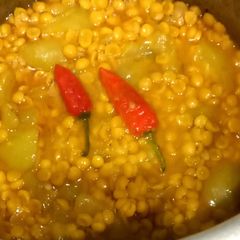 A picture of Dal chana with kadu.