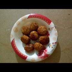 A picture of Chicken garlic balls.