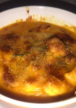 Una foto de Filete de pescado en bechamel de azafrán