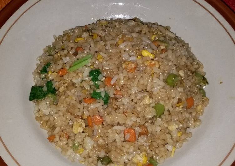 Langkah Mudah untuk Membuat Nasi Goreng mix sayur, Lezat