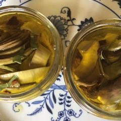 A picture of California Farm Fresh & Marinated Young Artichoke.