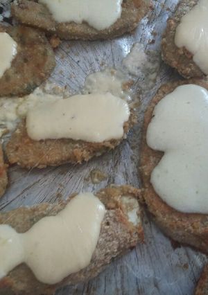 Una foto de Milanesas de berenjena con queso
