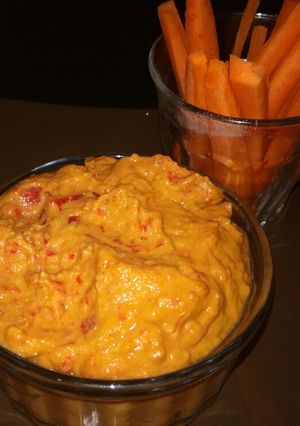 Une photo de Humous de poivrons rouges