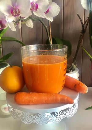 Une photo de Jus d’orange / carotte et gingembre