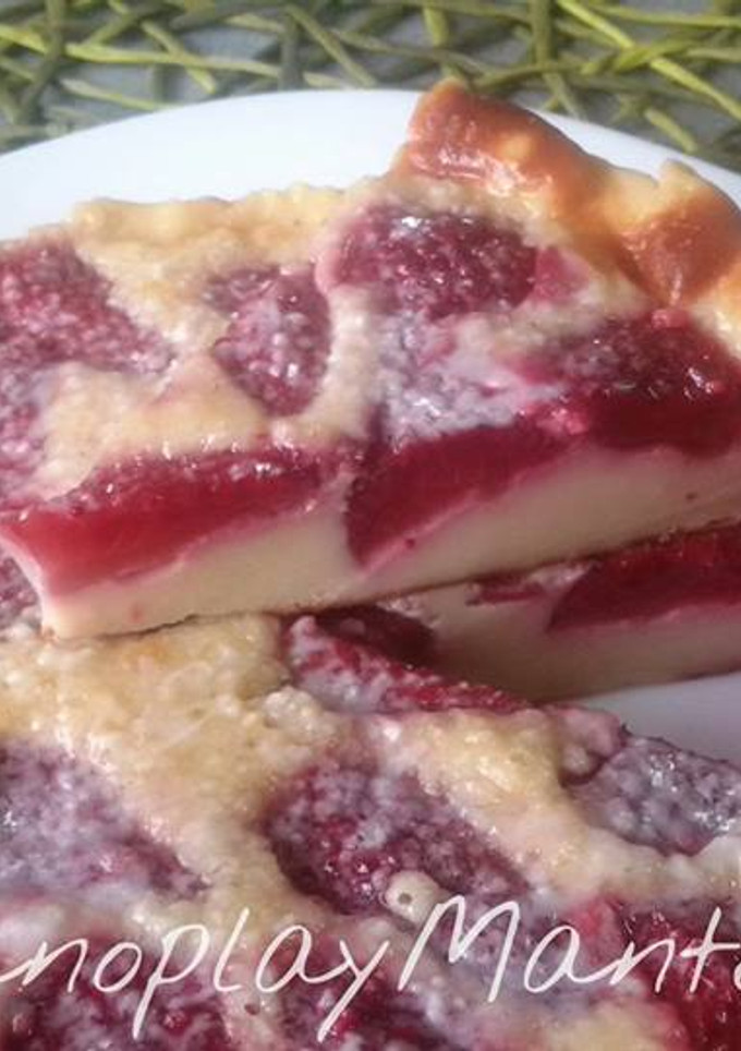 Una foto de Clafoutis de fresas en GME, F y G y tradicional