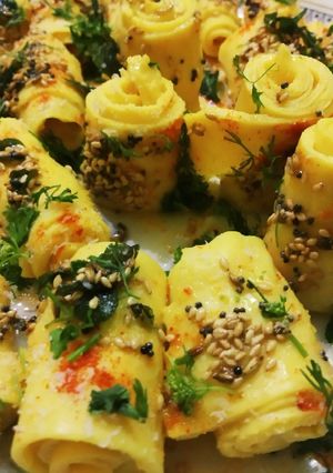 खांडवी (Khandvi recipe in hindi) रेसिपी मुख्य फोटो