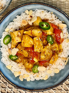 A picture of Chicken Curry with Coconut Milk.
