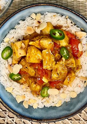 Une photo de Poulet au curry et au lait de coco
