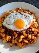 Macanese Traditional Minchi (Mixed Minced Meat with Potatoes)