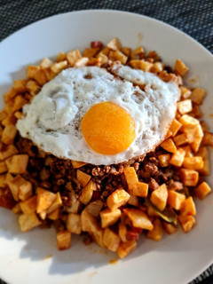 A picture of Macanese Traditional Minchi (Mixed Minced Meat with Potatoes).