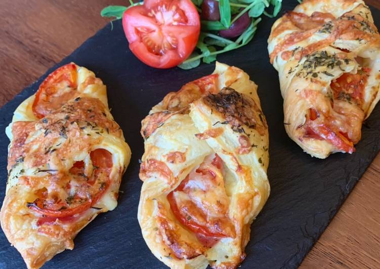 Recipe of Quick Bacon puff pastry (Conwy Puffs)