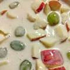 A picture of Fruit Raita.