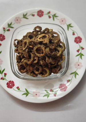 A picture of Karela Chips.