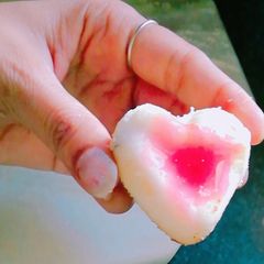 A picture of Nan khatai in strawberry flavour.