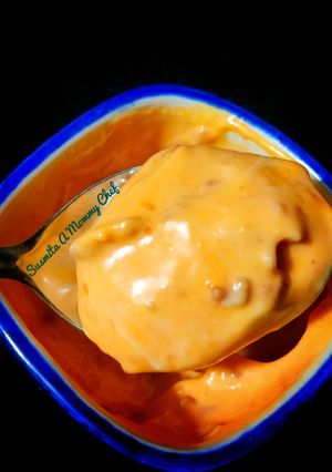 A picture of Schezwan mayo dip.